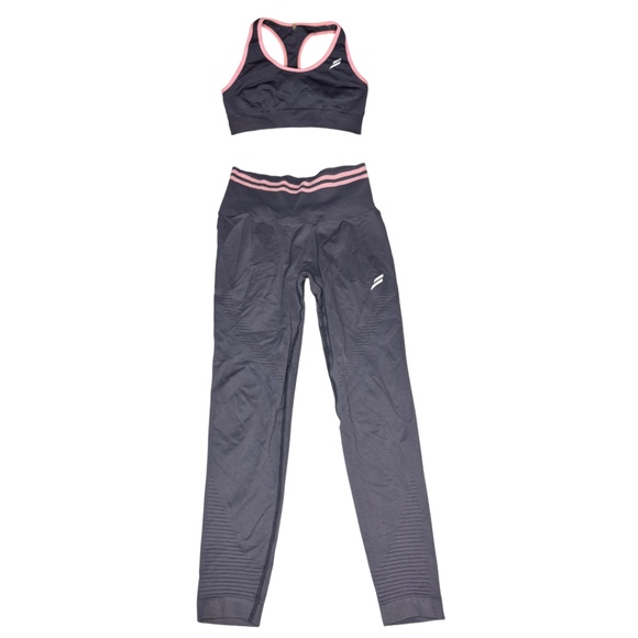DOYOUEVEN Activewear Set - Picture 1 of 14